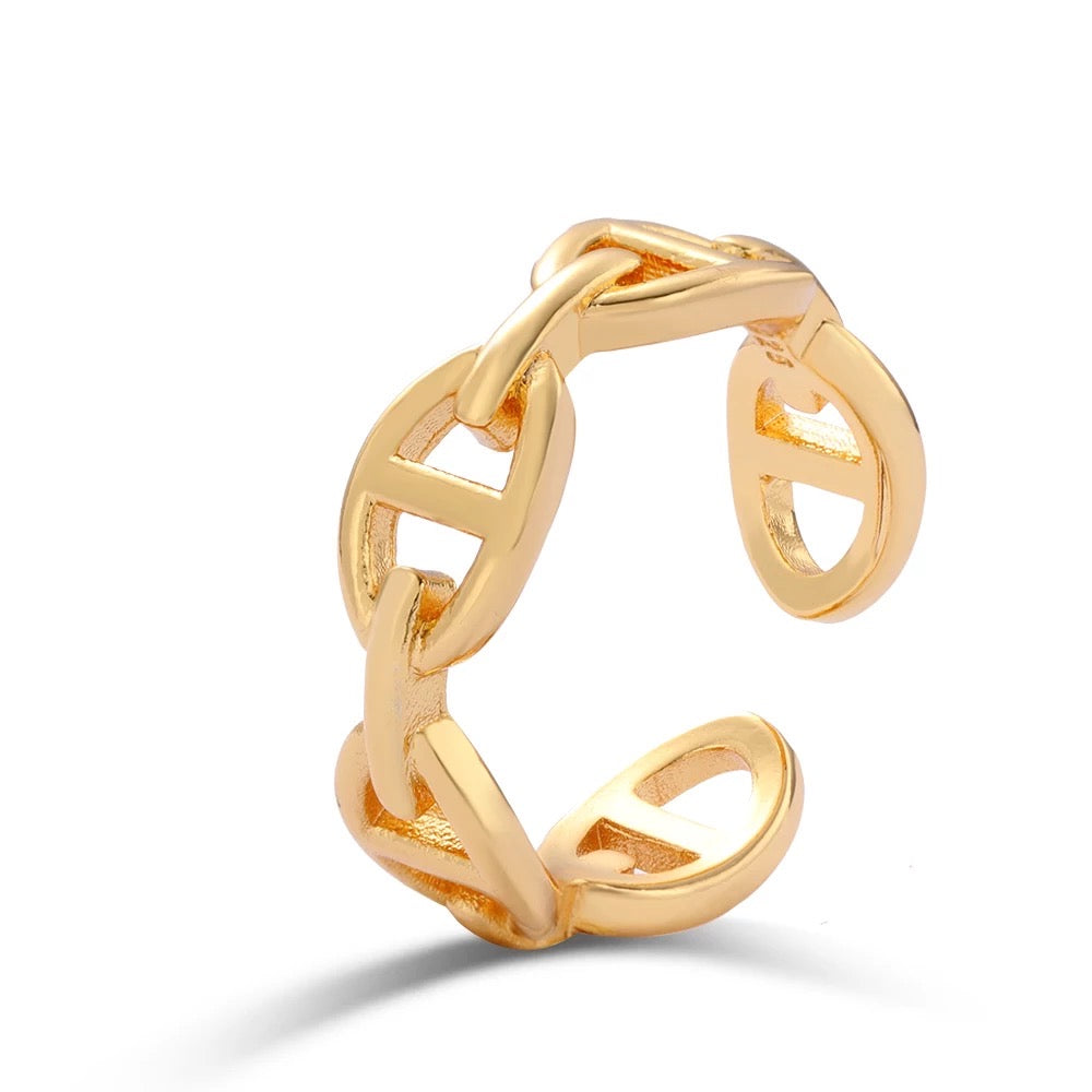 Linked up Ring